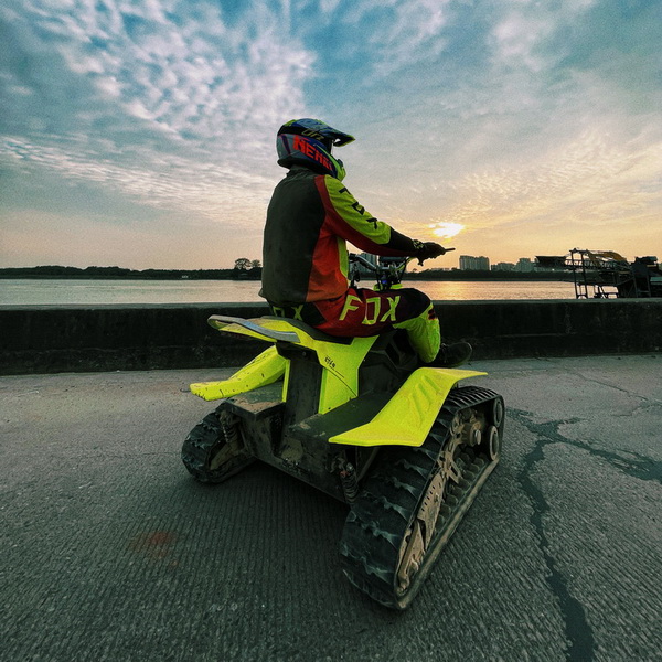 72V elektrisk ATV med högt vridmoment med dubbla spår och dubbla motorer för extrema förhållanden